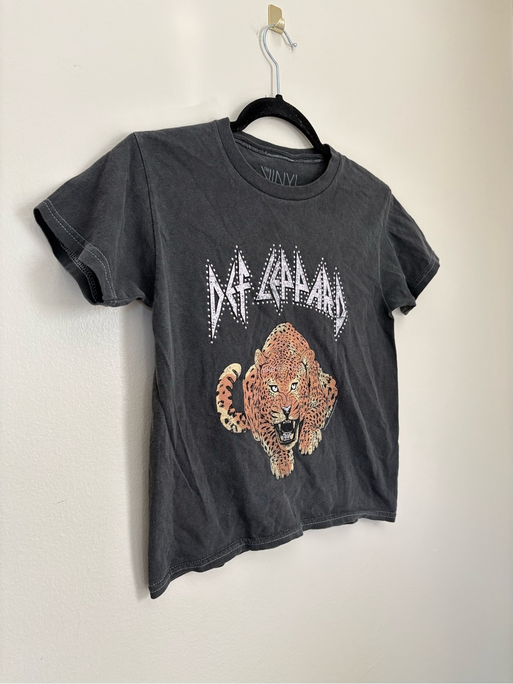 Def Leppard Band Graphic Tee Leopard and Rhinestone Size XS - Picture 2 of 13